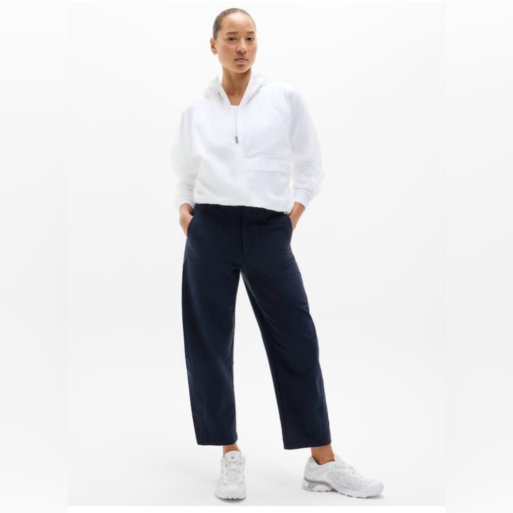 NWOT-Athleta Navy Skyline Utility Barrel Pant, Size 4 petite